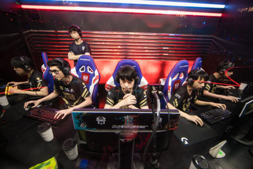 在一场备受 在一场备受